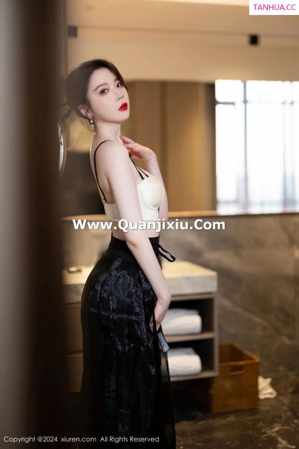 梦心玥  [XiuRen]高清写真图 2024.04.28 No.8465 梦心玥 修长美腿第9张图片